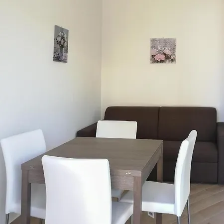 Apartamento Stunning In With Kitchenette