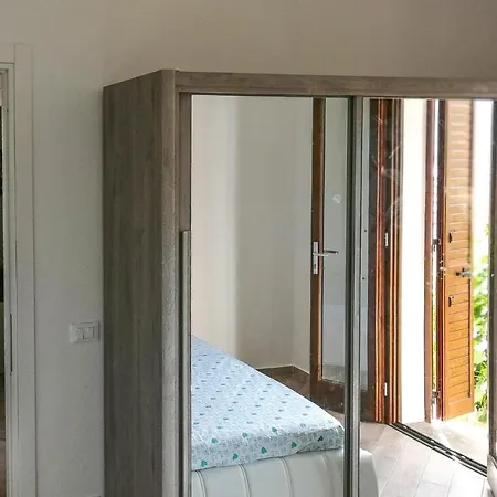 Stunning In With Kitchenette 아파트 *